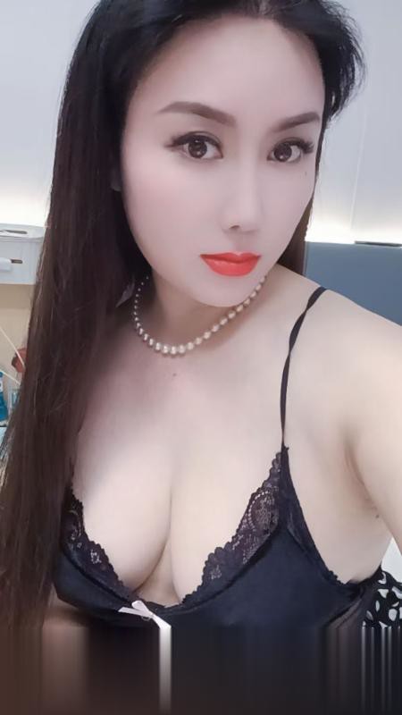 上海宝山潮喷骚货楼凤资源-1.jpg